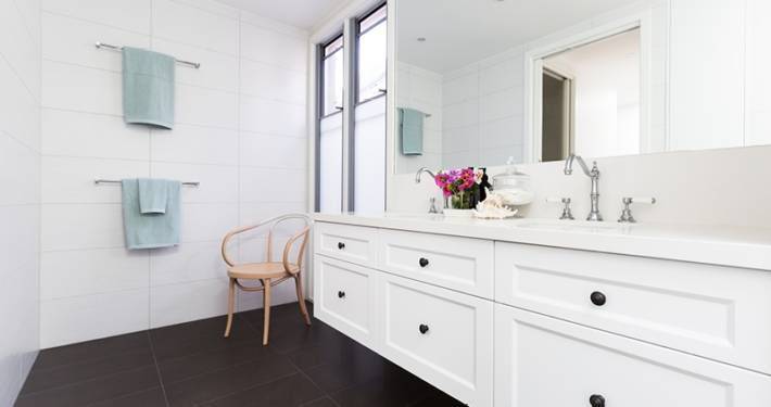 Designing A Hamptons Style Bathroom2 710x375 